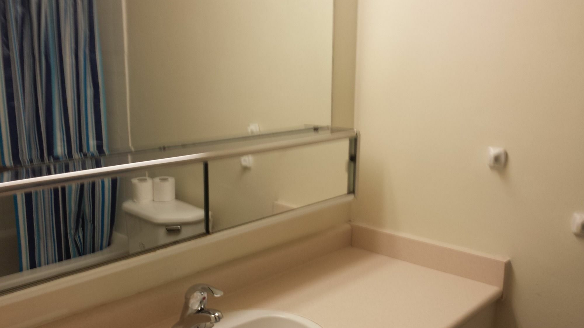 Apartamento Toronto Furnished Living-Gerard Exterior foto